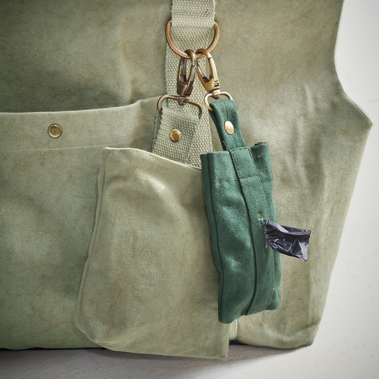 Täschchen 2er Set Lunapet Beige Canvas-Tasche mit grünem Schlüsselanhänger aus Stoff und Metall, praktisches Accessoire für den Alltag