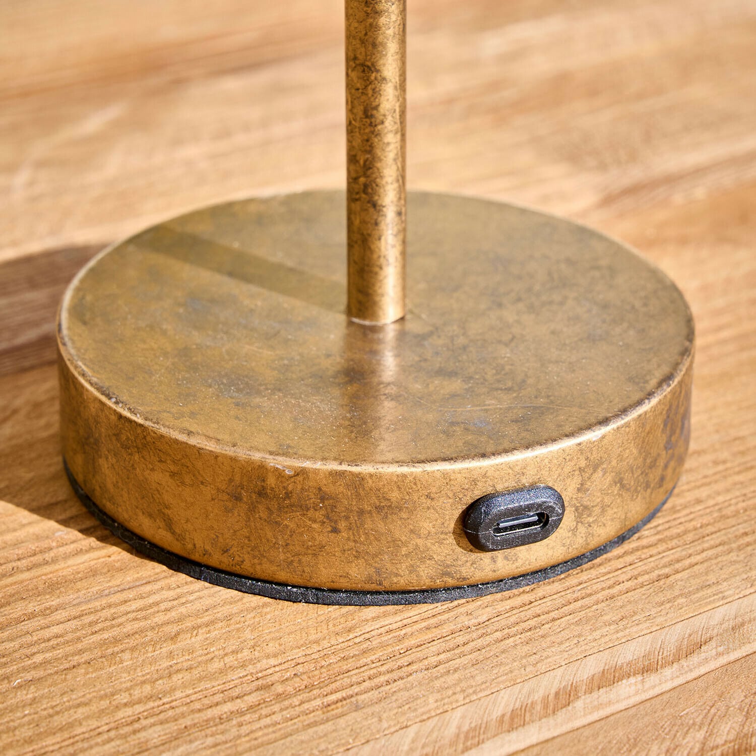 Wiederaufladbare Tischlampe Lumirah