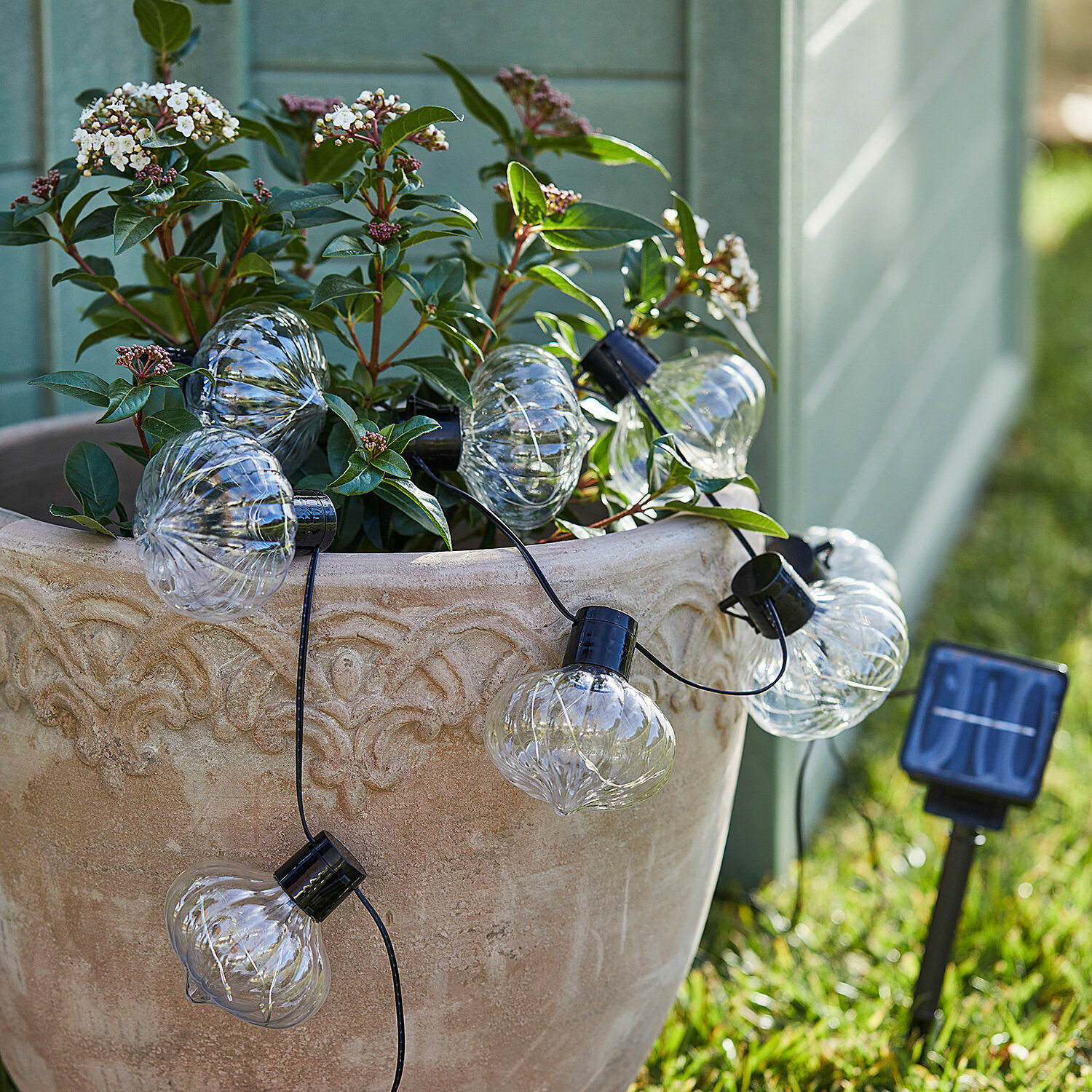 Solar-Lichterkette Lunda Sul Solar-Lichterkette aus klarem Glas in Zwiebel-Form mit schwarzem Kabel, Gartendekoration