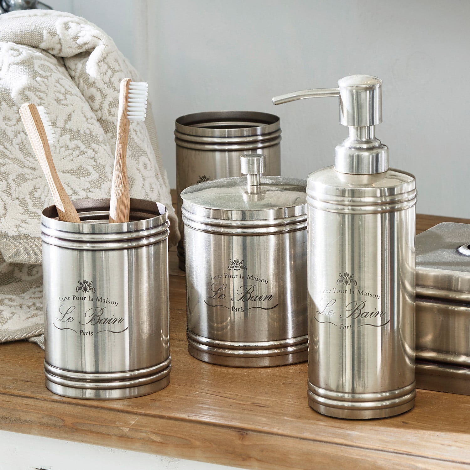 Bad-Set Le Bain Badezimmer-Set aus Edelstahl in Silber mit Seifenspender und Zahnbürstenhalter