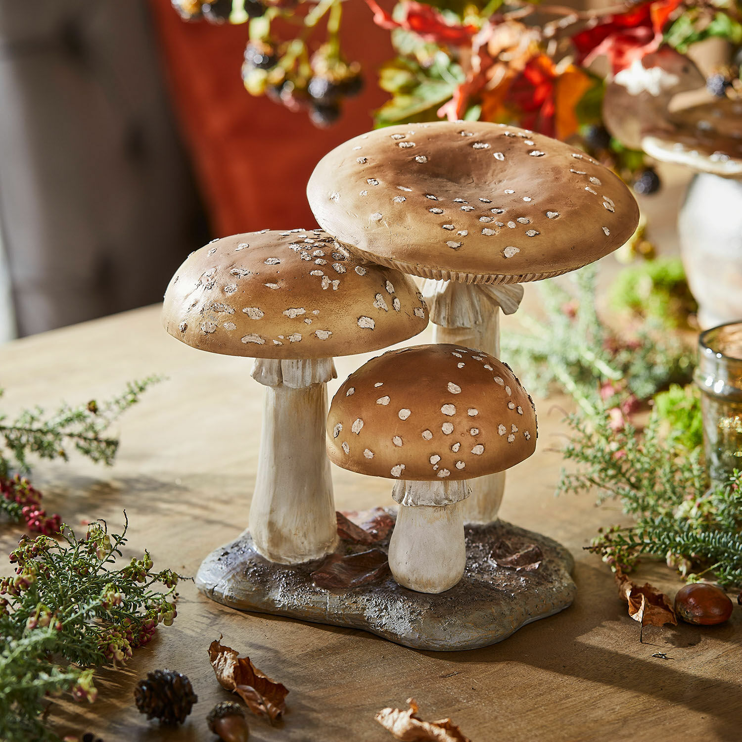 Deko-Pilze Harvelle Dekorative braune Pilze mit weissen Punkten am Stiel, herbstlicher Tischschmuck aus Kunstmaterialien