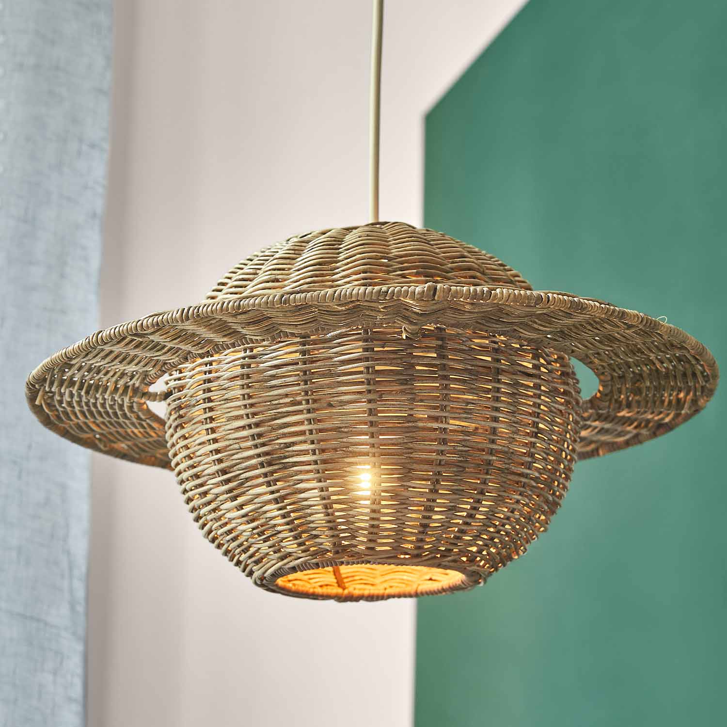 Hängelampe aus natürlichem Rattan, dekorative Deckenleuchte im Boho-Stil für Wohnräume