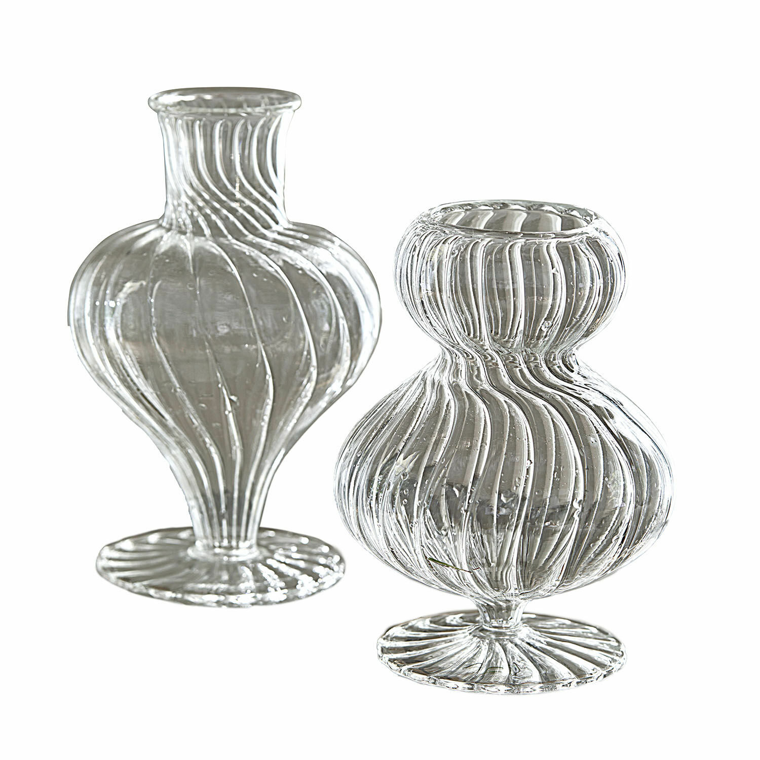 Vase 2er Set Bavella Zwei transparente Glasvasen mit dekorativen Rillen, elegantes Design für Wohnraumdekoration