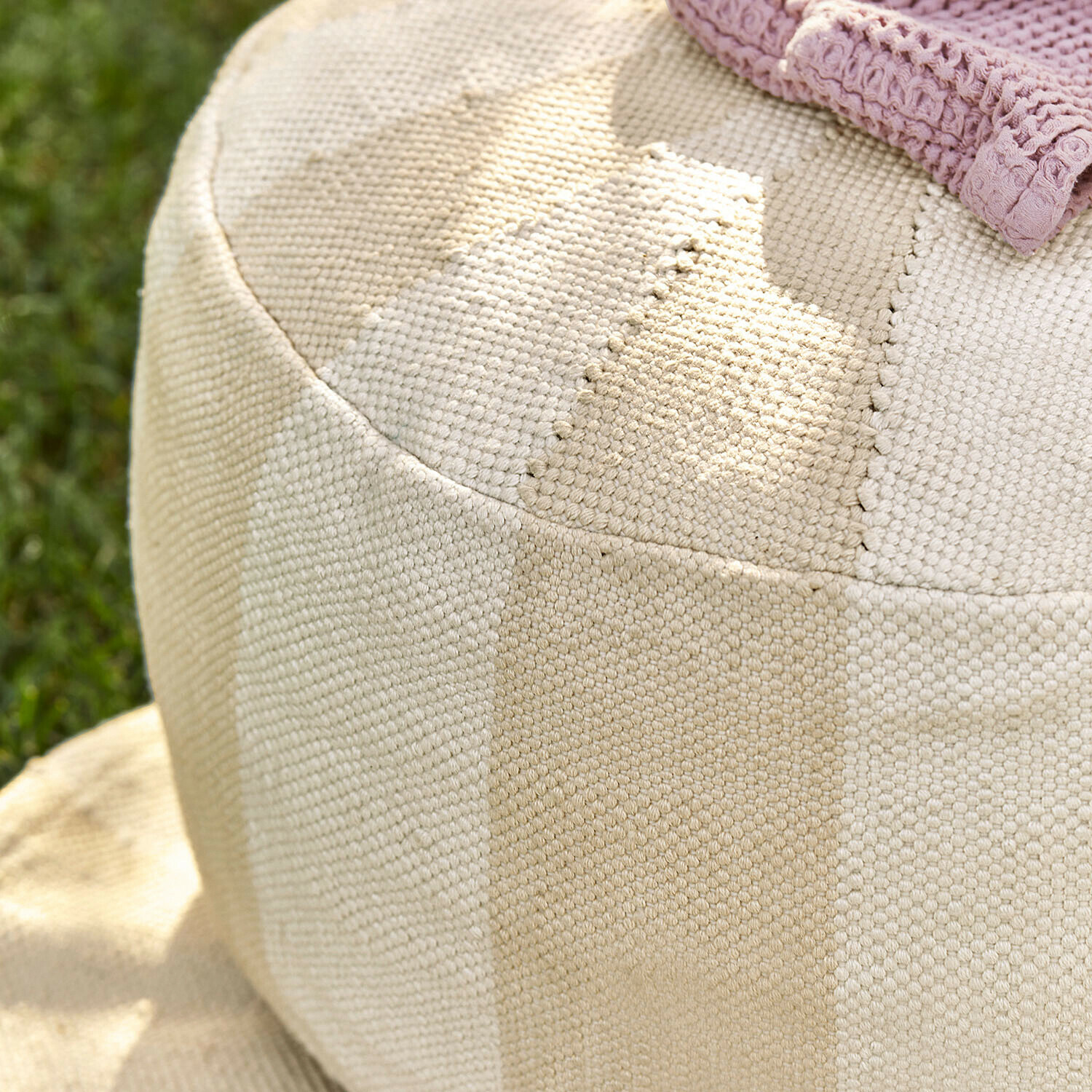 In- & Outdoor-Pouf Wobbilo