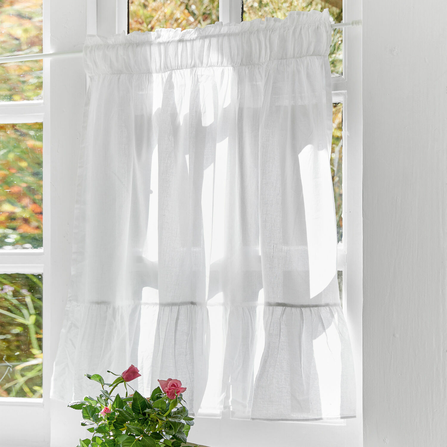 Scheibengardine Tomé Weisse Leinen-Gardine mit Rüsche, zarte Fensterdekoration für helle Räume