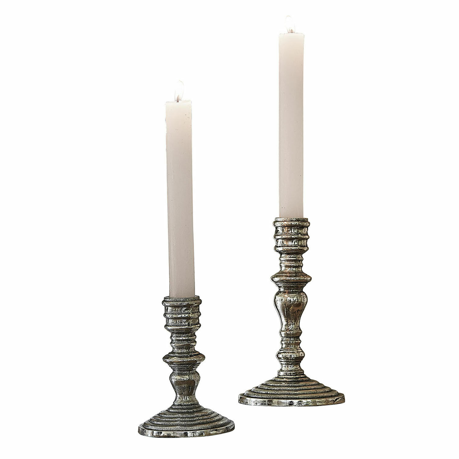 Kerzenständer 2er Set Plenivo Paar Vintage-Metallkerzenhalter mit weissen Kerzen für stilvolle Wohnraumdekoration