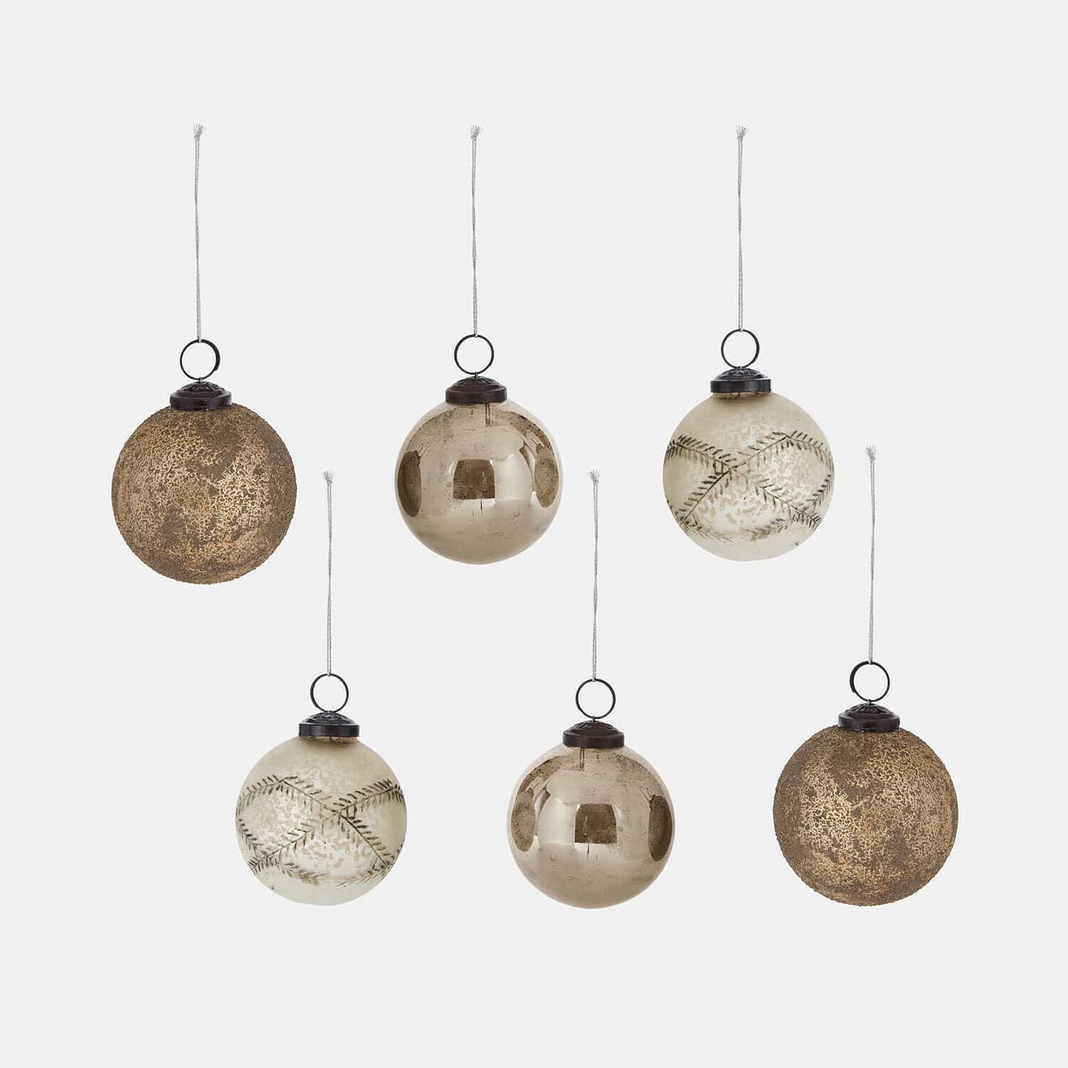 Weihnachtskugel 6er Set Fioravino Set mit sechs goldfarbenen Weihnachtskugeln aus Glas mit unterschiedlichen Oberflächenstrukturen