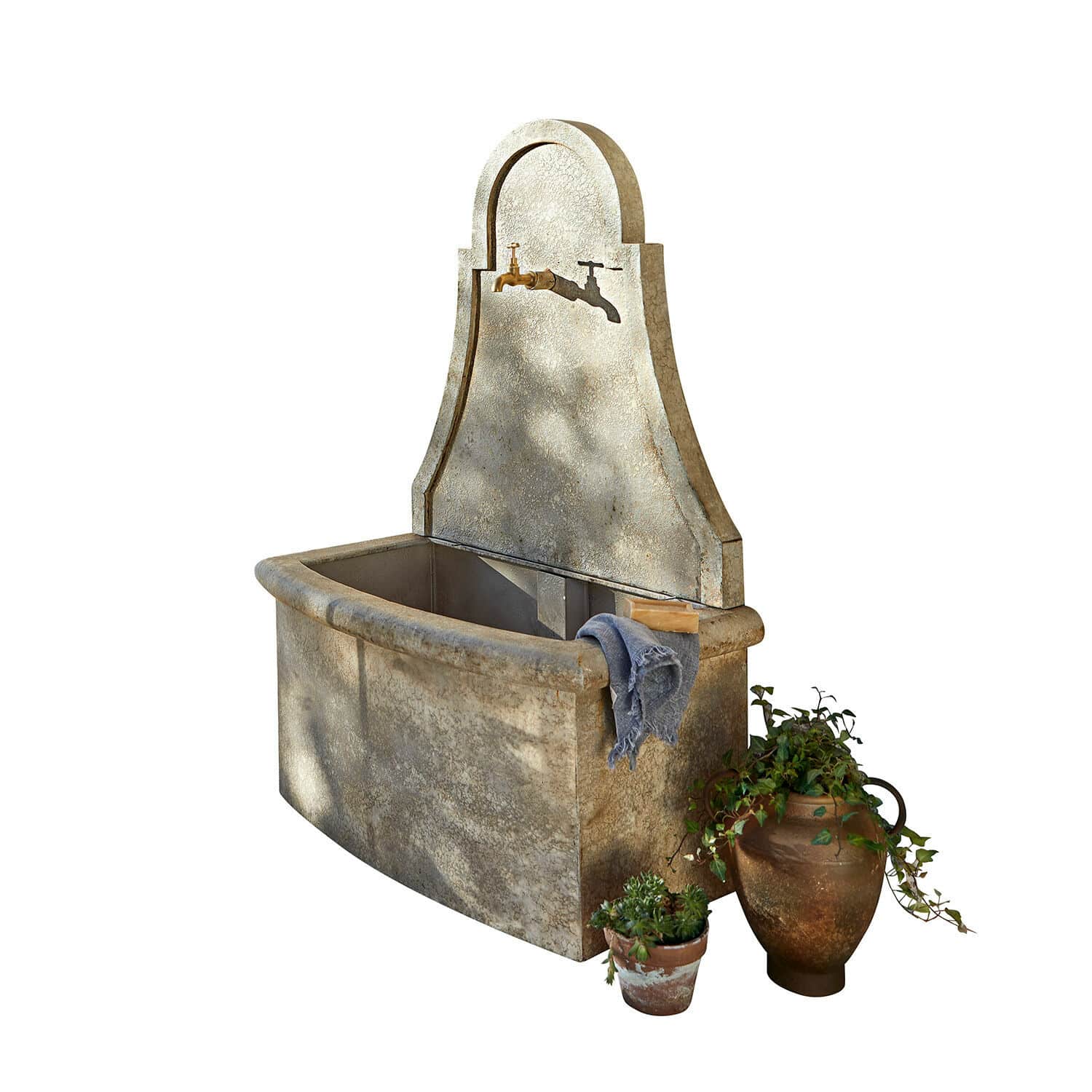 Brunnen Albury Dekorativer Gartenwaschbecken aus Stein mit Messinghahn und Pflanztöpfen