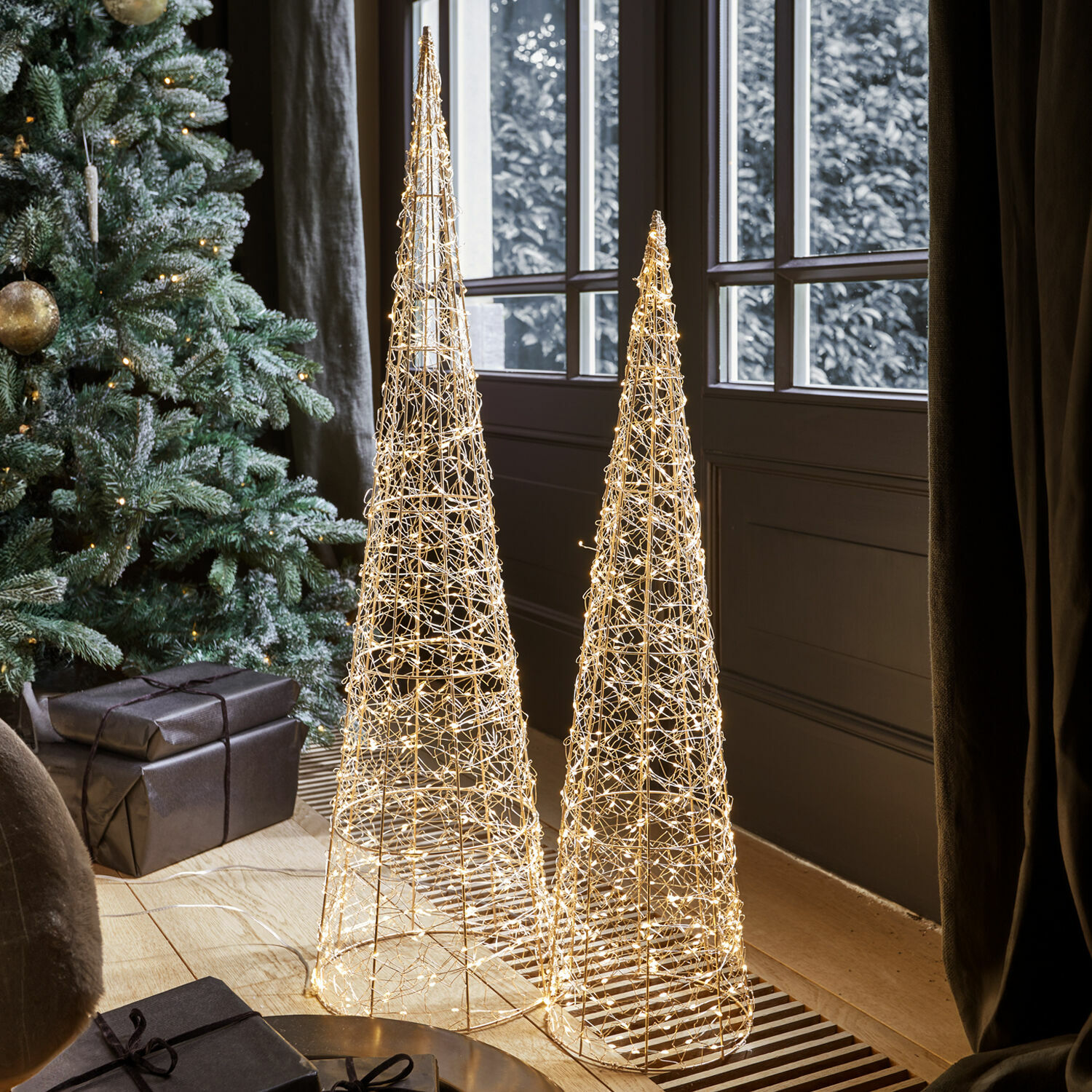 LED-Baum 2er Set Oakworth Zwei konische Dekolichter aus Metalldraht mit warmweissen LEDs für festliche Wohnraumgestaltung