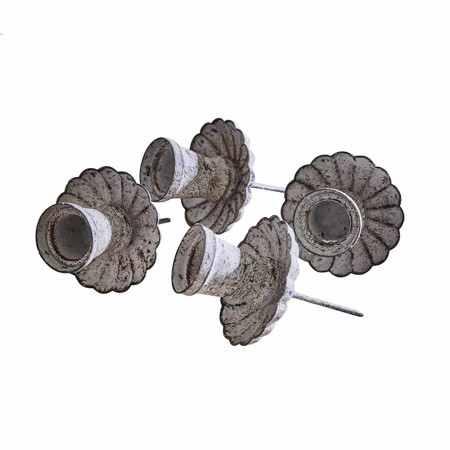 Steck-Kerzenhalter 4er Set Korraine Set aus vier weissen Metallkerzenhaltern mit antikem Look zur Wohnraumdekoration