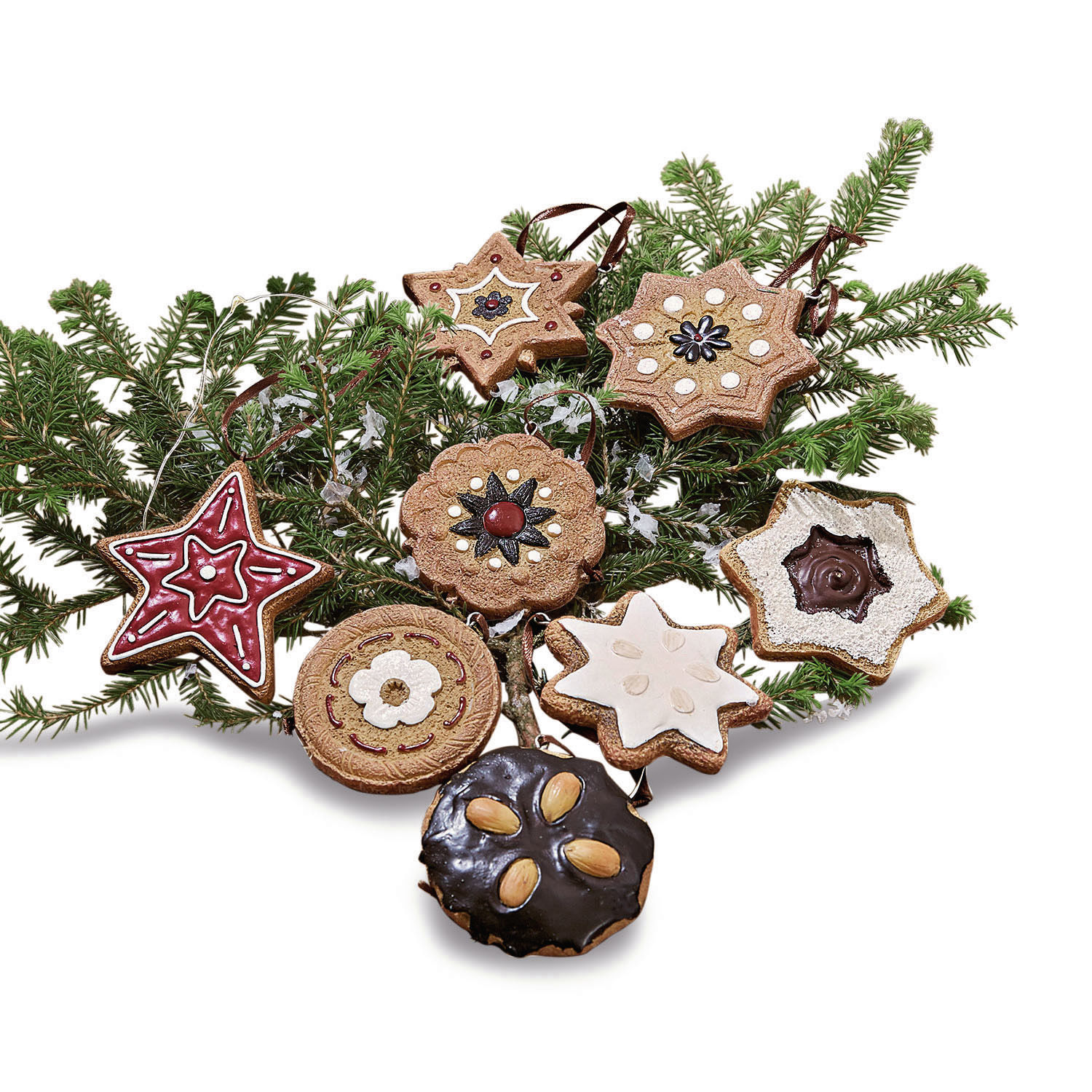 Anhänger 8er Set Cibla Set aus weihnachtlichen Lebkuchenanhängern aus Naturmaterial auf Tannenzweigen
