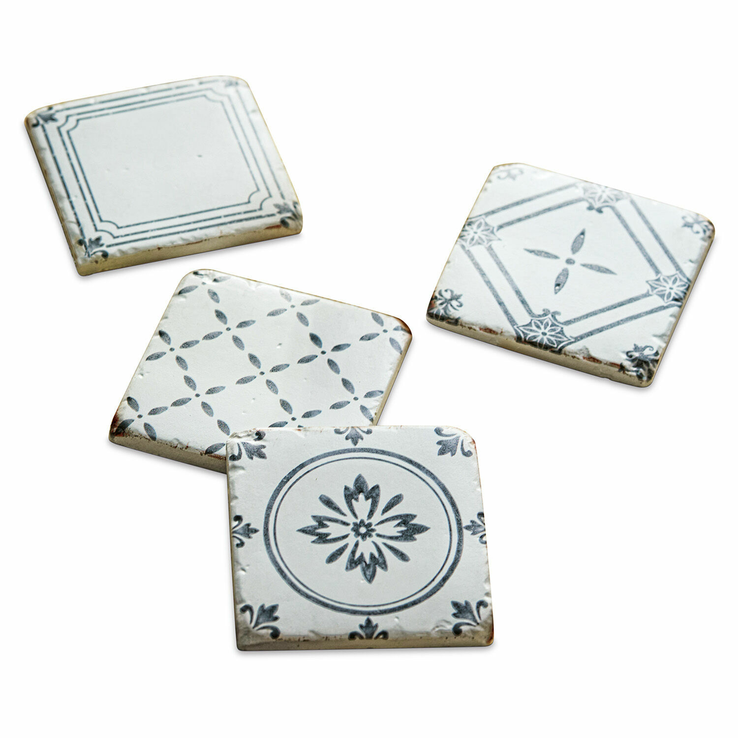 Untersetzer 4er Set Emma Weisse Keramikuntersetzer mit schwarzen Blumen- und Geometriemustern, dekorative Wohnaccessoires