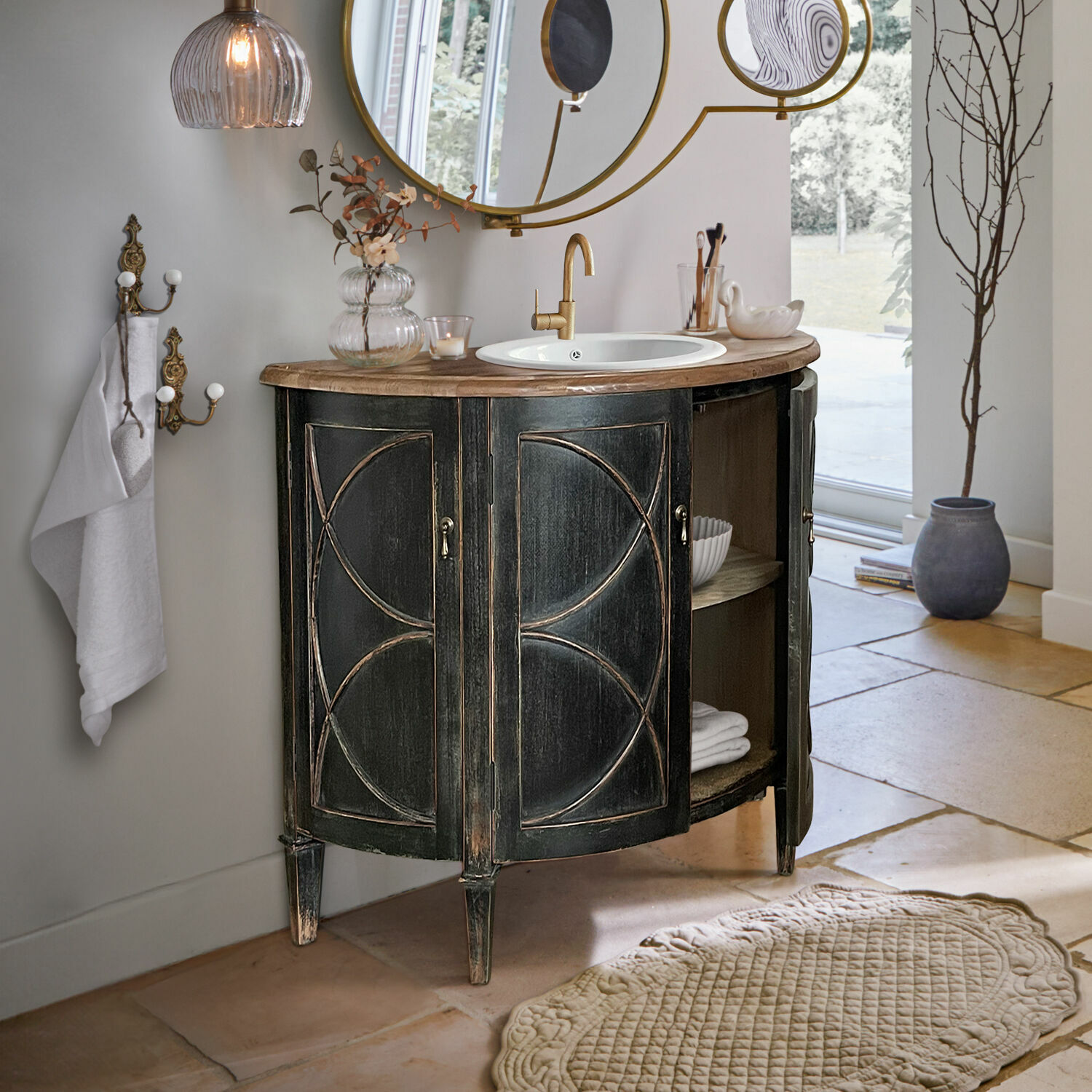 Waschtisch Maison Vertelle Schwarzer Holz-Badezimmerschrank mit weissem Waschbecken und goldfarbenem Wasserhahn im Vintage-Stil