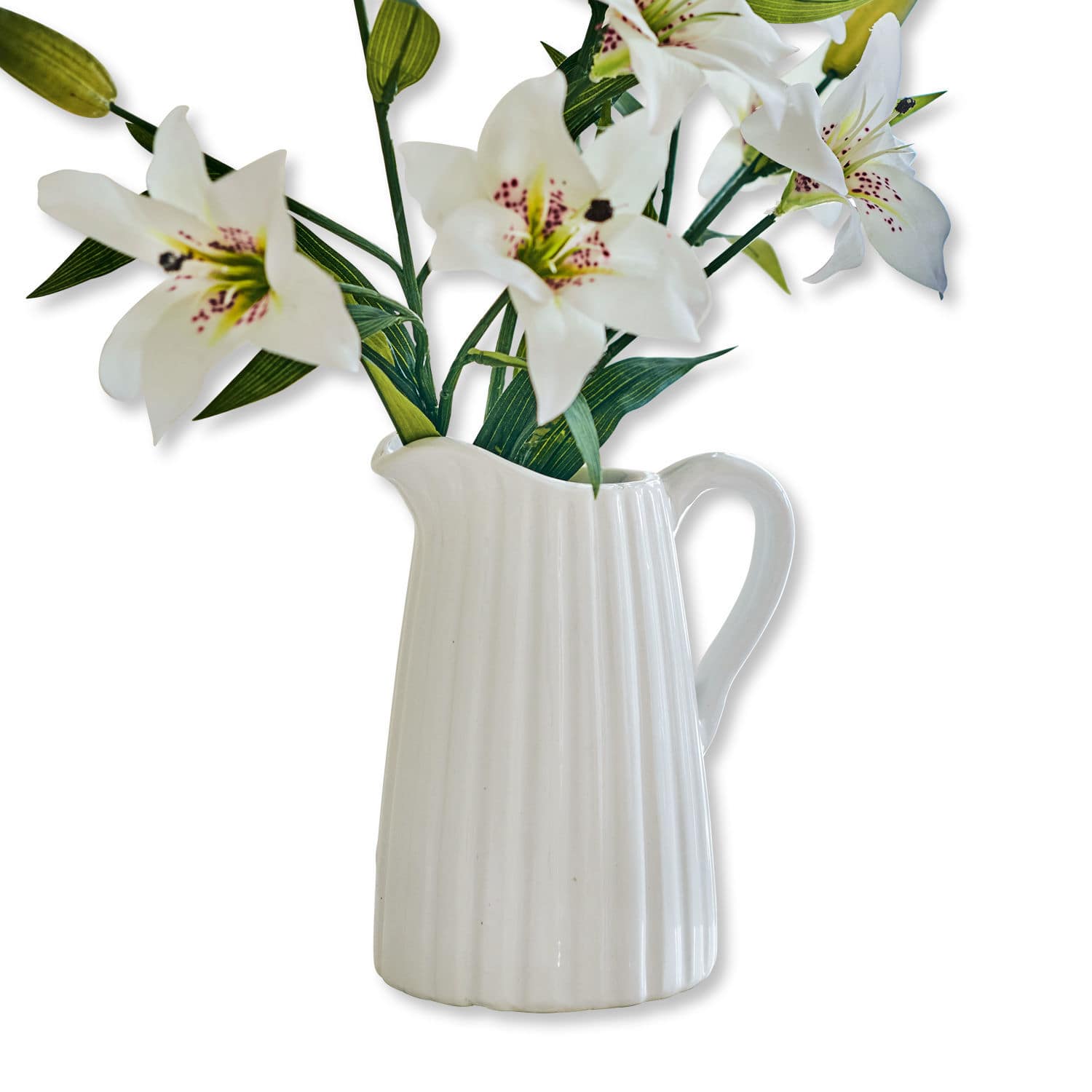 Krug Belair Weisser Keramikkrug mit Rillen und Lilienblumen, stilvolle Tisch- und Wohnraumdekoration