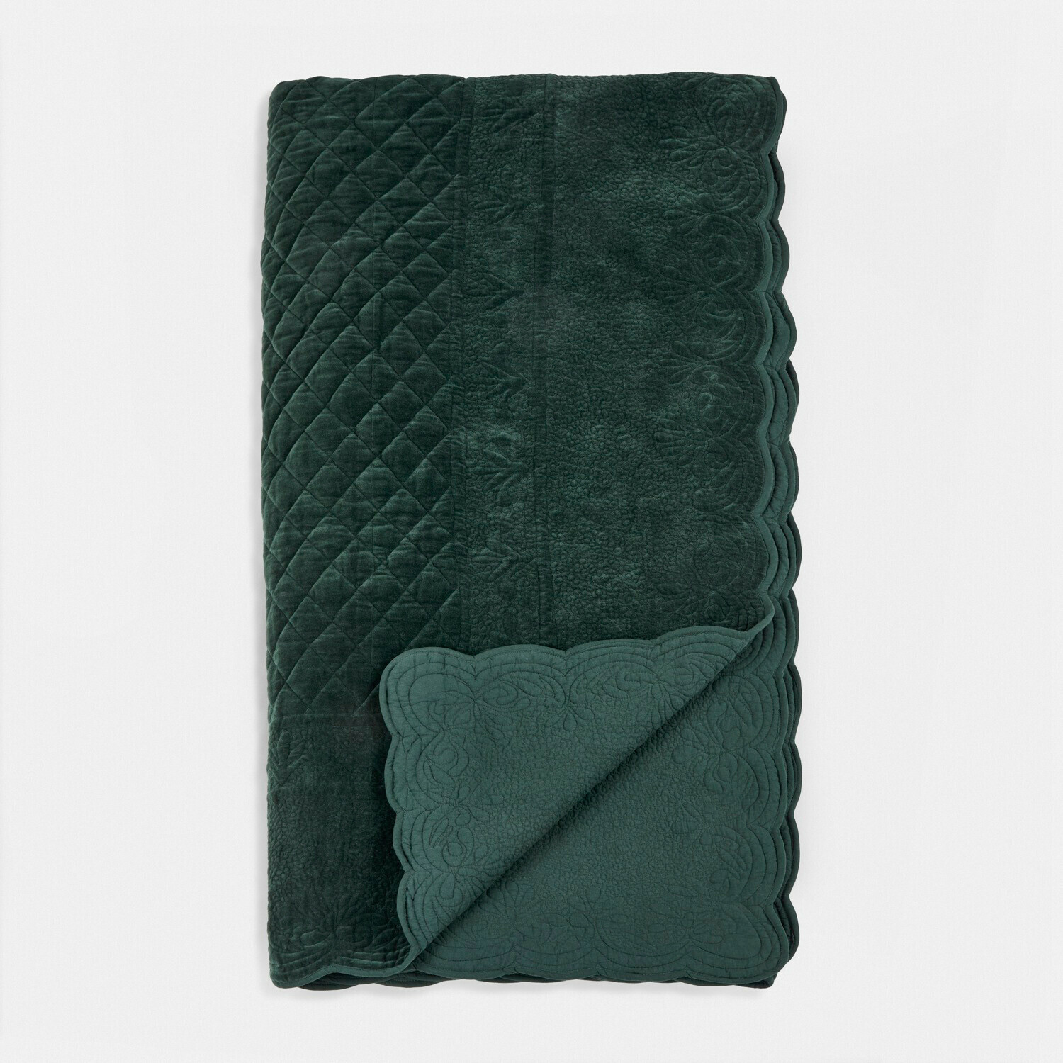Quilt Lunévois Grüne gesteppte Decke aus weichem Material mit dekorativem Muster und welligem Rand